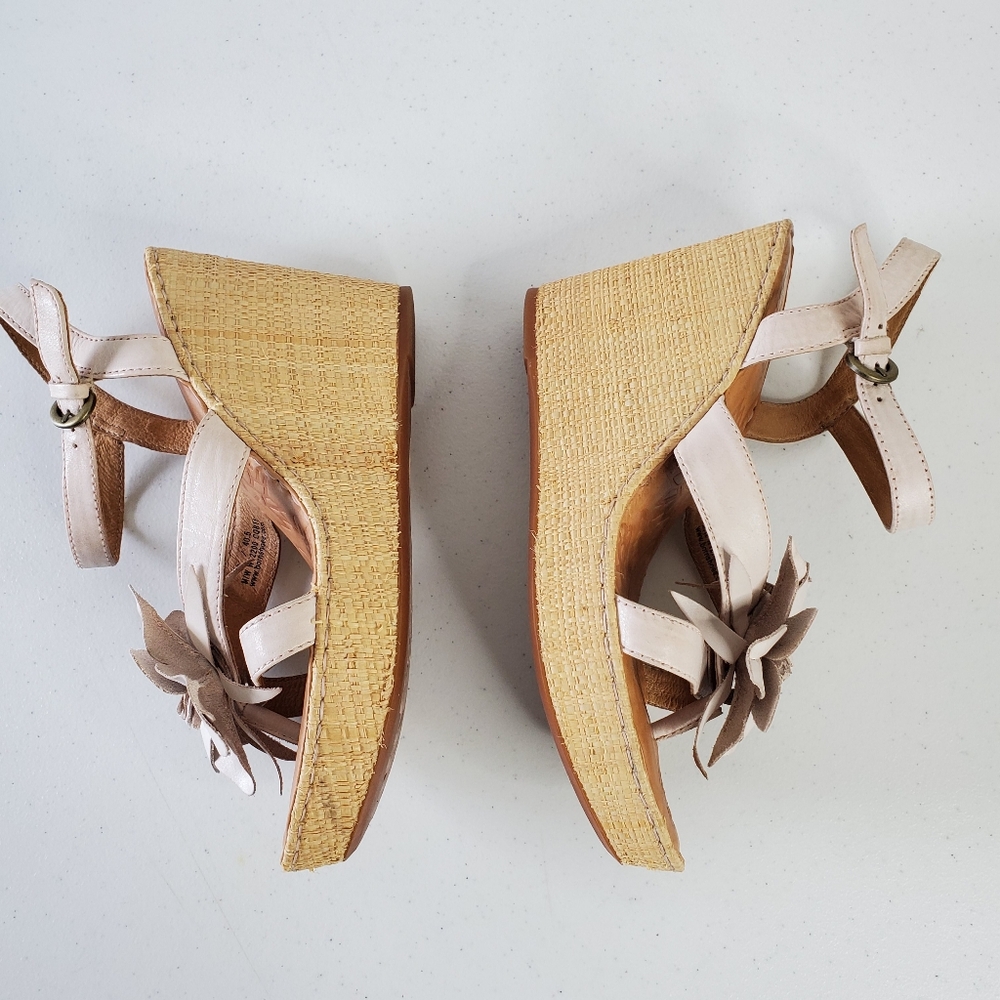 Born Lovina Floral Wedge Sandal Size 9 Cream Leather Raffia Platform Shoes - Picture 6 of 15